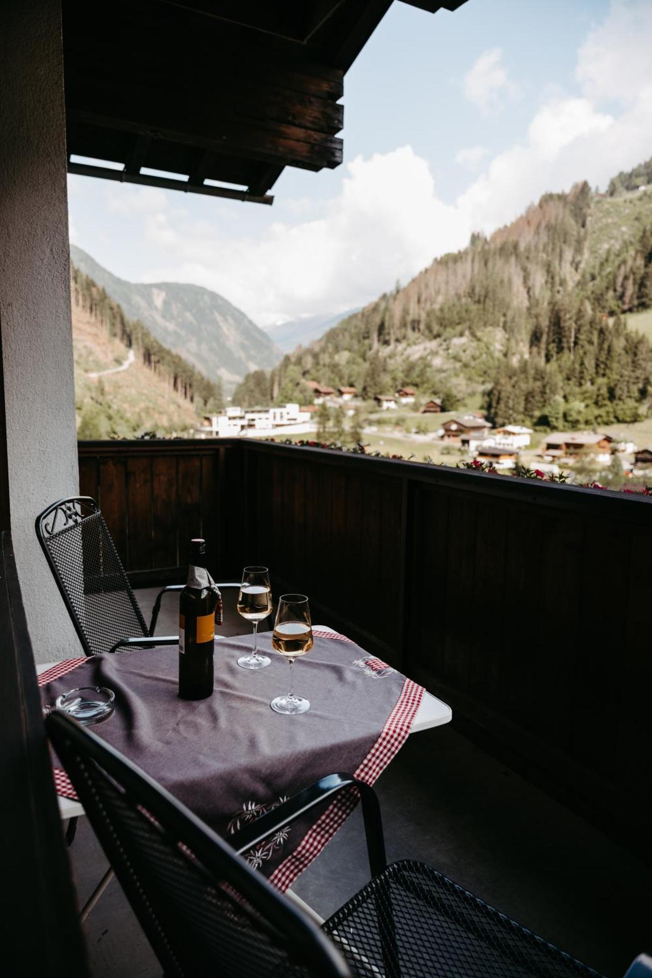Gasthof Pension Kohlplatzl Hopfgarten in Defereggen Bagian luar foto